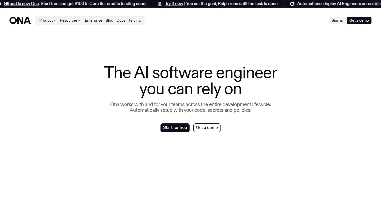 Gitpod workspace showing IDE choice, prebuild configuration, and multi-Git provider support